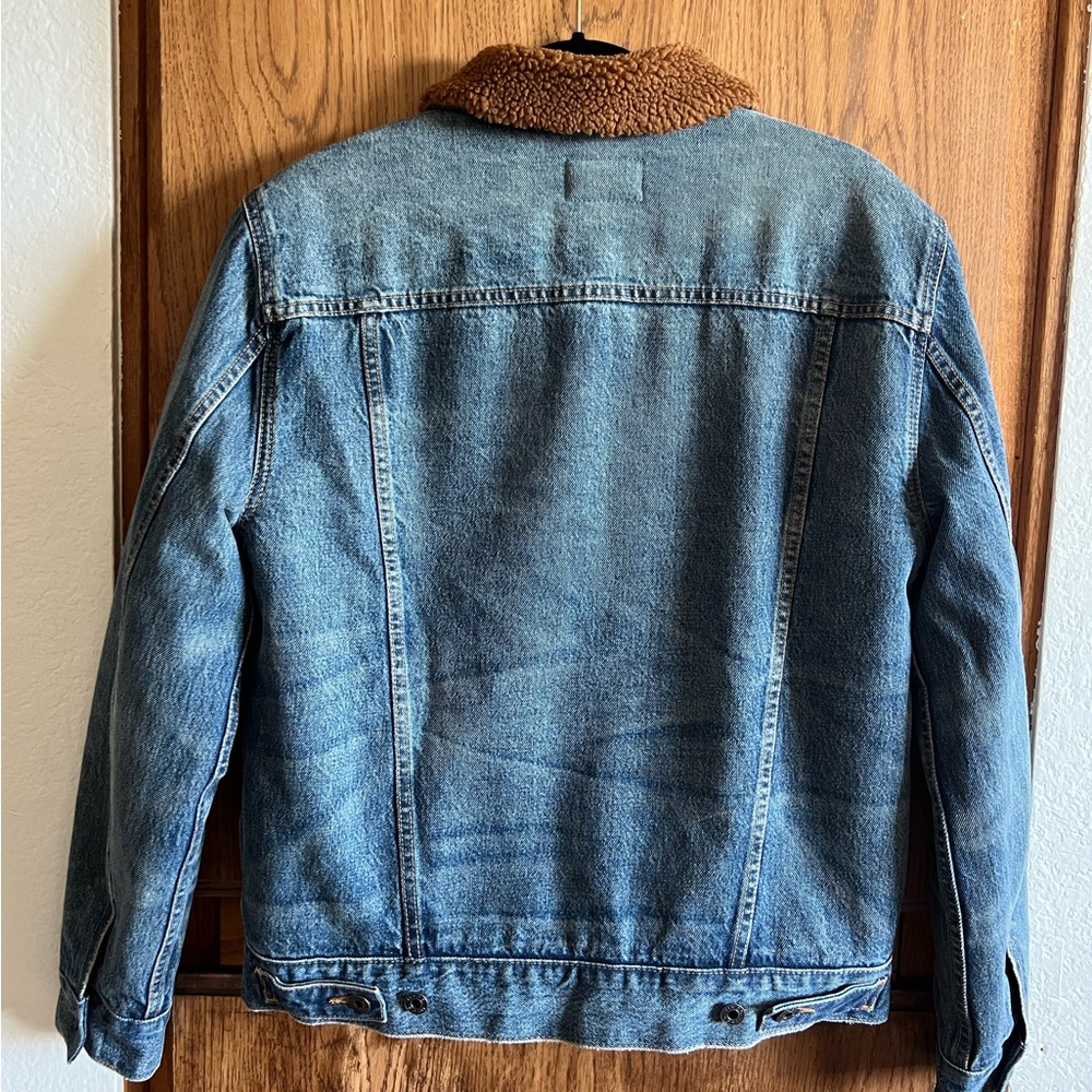 Vince Mohave Blue Denim Trucker Jacket with Brown Sherpa Lining - Picture 6 of 12